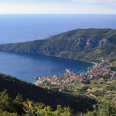 By The Sea Komiza, Vis - 2450 Apartment *
