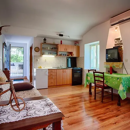 Apartament By The Sea Komiza, Vis - 2450